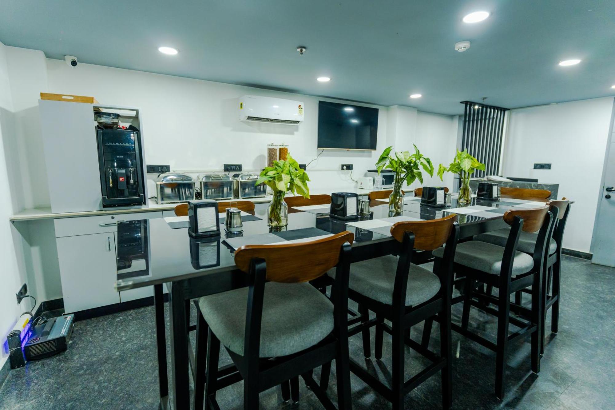 Bedchambers Luxury Apartment Near Golf Course Road Gurgaon Exterior photo